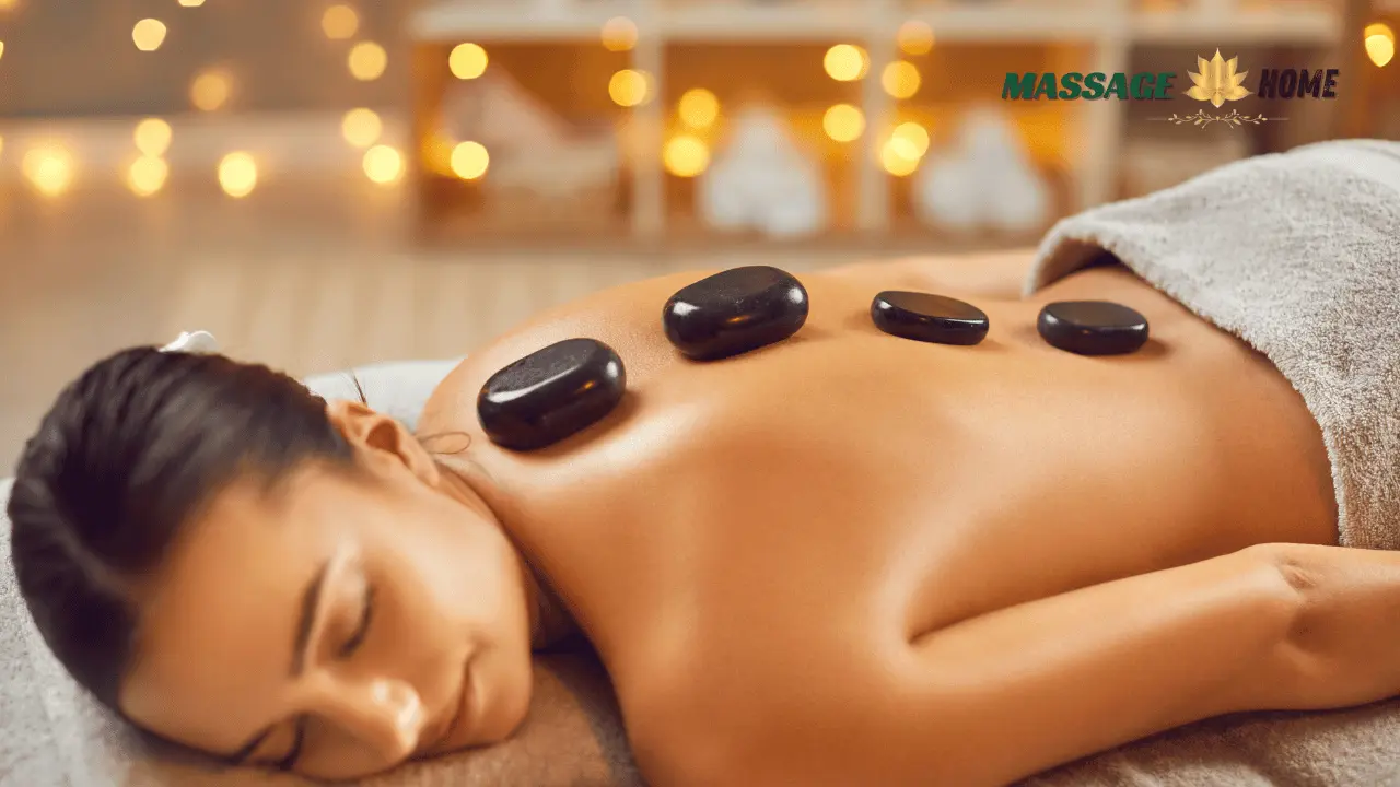Cách thực hiện massage đá nóng